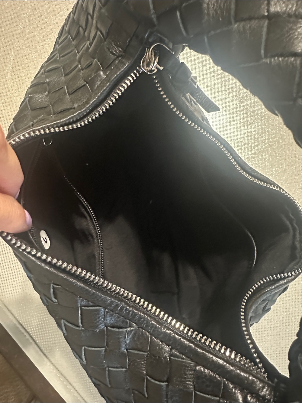 Black Woven Leather Hobo Bag - Women - Picture 5 of 9
